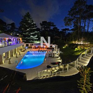 Apartamento En Venta De 2 Dormitorios En Playa Mansa , Punta Del Este