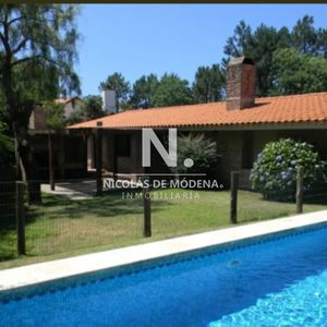 Casa En Venta De 4 Dormitorios En Pinares , Punta Del Este