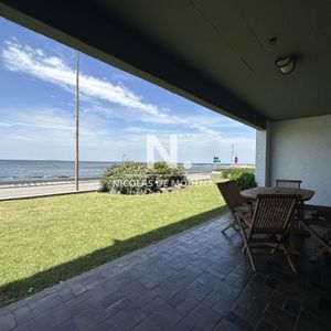Apartamento De Tres Dormitorios Frente A El Emir - Península Punta Del Este