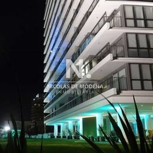 Departamento De Amplios Espacios, Torre Moderna A Pasos Del Mar, Torreonix, Punta Del Este