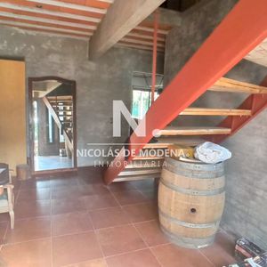 Casa Ubicada A Pasos De Avenida Córdoba En Barrio Cantegril - Punta Del Este.