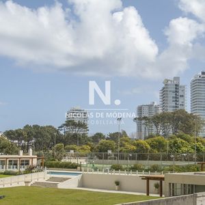 Departamento En Venta En Torre De Categoria En Primera Fila De Playa Brava