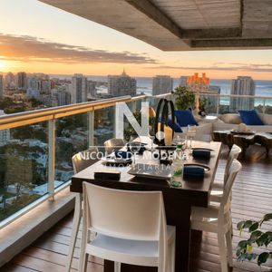 Penthouse Con Vista Panoramica De Punta Del Este, 2 Dormitorios En Venta