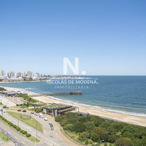 Vende Apartamento De 3 Dormitorios En Playa Mansa, Punta Del Este
