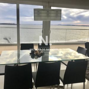 Apartamento 2 Dormitorios En Torre De Categoría! A Pasos Del Mar, Punta Del Este