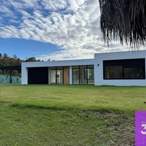 Casa En Venta Cumbres De Carrasco, 3 Dormitorios (con Renta)