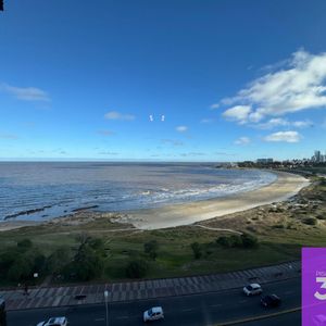 Apartamento De 2 Dormitorios En Rambla De Malvin Vista Al Mar Con Renta