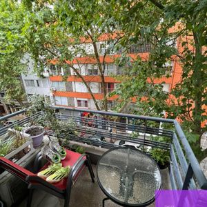 Se Vende Enorme Apartamento, 3 Dormitorios 2 Baños + Serv, Centro De Montevideo