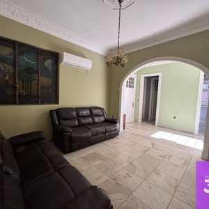 Apartamento En Venta En Cordón De 2 Dormitorios (1er Piso Por Escalera)