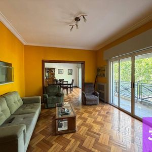 Apartamento En Venta De 3 Dormitorios Mas Servicio En Montevideo Cordon