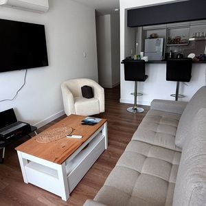 Venta Apartamento 2 Dormitorios, 1 Baño, C/ Cochera En Malvin, Montevideo