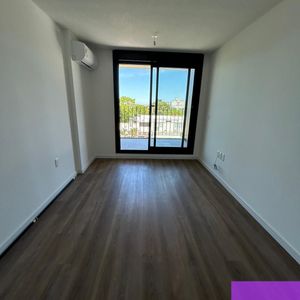 Apartamento En Venta C/ Cochera En Malvin