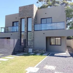 Casa En Venta C/ Cochera En Shangrilá