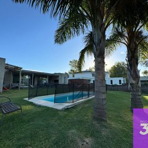 Casa En Alquiler Barrio Privado Altos De La Tahona De 3 Dormitorios Y Piscina