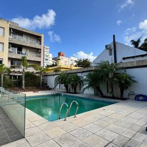 Rambla De Malvín De 3 Dormitorios Y 3 Baños Con Cochera Full Amenities