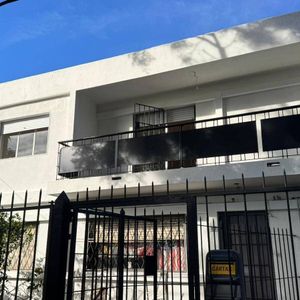 Apartamento Tipo Casa De Altos Ph En Buceo De 2 Dormitorios Con Balcon