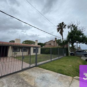 Reservada Venta Casa En Shangrila Sur Con 3 Dormitorios 2 Baños, Piscina