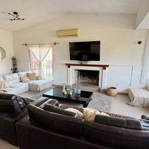 Casa En El Pinar Sur De 4 Dormitorios Y 4 Baños Piscina Barbacoa Y Servicio