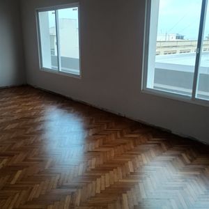 J.s. Alquiler Oficina Ciudad Vieja Privado Portería
