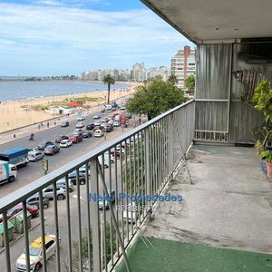 Venta Apartamento Pocitos Rambla, 3 Dormitorios, Garaje