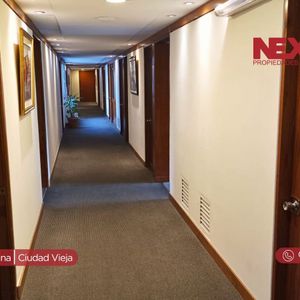 Venta Espectacular Oficina Ciudad Vieja C/vista Al Puerto