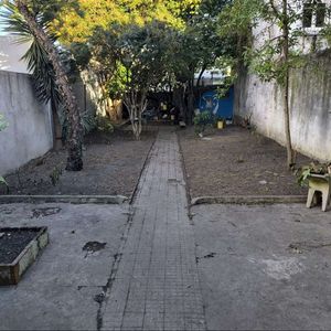 ¡¡gran Fondo De 250 M2!! La Típica Casa Antigua Con Habitaciones Corridas, Garaje. Ideal Vivienda, Instituciones, Jardín De Infantes, Boliches, Pensiones, Hogar Estudiantil, Etc.