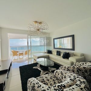 Alquiler Apartamento 3 Dormitorios Con Vista Al Mar Playa Mansa - Punta Del Este