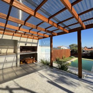 Venta Casa 3 Dormitorios Con Piscina Punta Colorada - Piriapolis