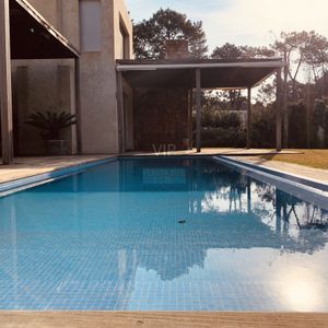 Alquilo Excepcional Casa Ubicada En Club Privado De 5 Suites