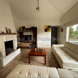En Venta Excelente Propiedad De 2 Dormitorios Ubicada A Metros De La Rambla Costanera, Colonia.