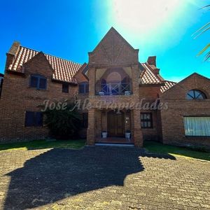 En Venta Espectacular Casa De 6 Dormitorios Colonia Del Sac
