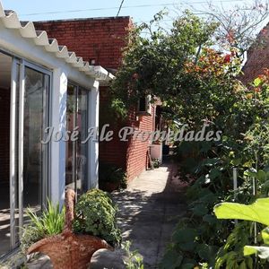 En Venta Casa De 3 Dormitorios En Semillero, Colonia