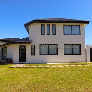 En Venta Casa De 4 Dormitorios Colonia Del Sacramento