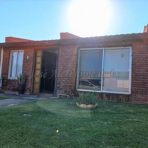 En Venta Vivienda De Cuatro Dormitorios En Colonia Del Sacr