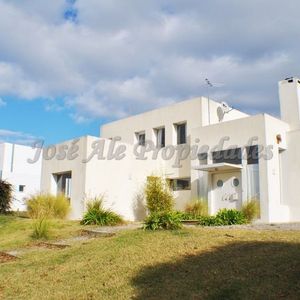 En Venta - Hermosa Casa En Colonia De Sacramento