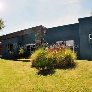 En Venta - Hermosa Casa En Real De San Carlos