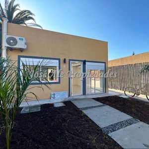 En Venta Propiedad De 2 Dormitorios Con Piscina, Colonia