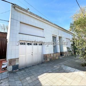 En Venta Destacada Propiedad En El Centro De Colonia