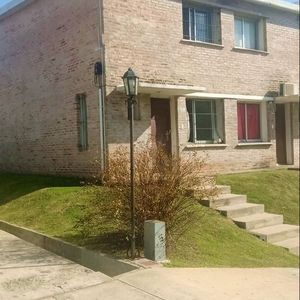 En Venta: Impecable Vivienda En Zona Comercial.