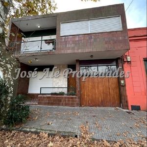 En Venta Casa Centrica En Barrio Historico, Colonia