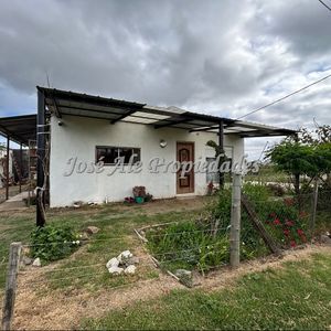 En Venta Impecable Casa De 2 Dormitorios, Colonia