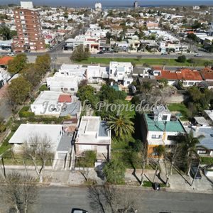 En Venta Unico E Imperdible Terreno Centrico A Solo 50 Metros De La Plaza Del Reloj, La Rambla Y Playas De Colonia.