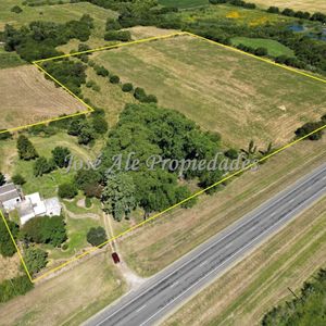 Oportunidad En Venta Campo De 4has Y 8.322m Con Casa De 3 Dormitorios Ubicado Entre Ruta Nº1 Y Juan Lacaze, Colonia.
