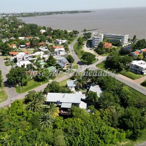 En Venta Exclusiva Propiedad 2619m2 De Diseño Moderno, Integrada Con La Naturaleza, Colonia.
