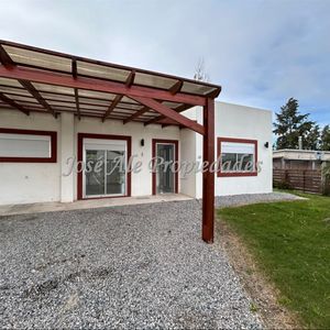 En Venta Apartamento De 2 Dormitorios, En El Real De San Carlos, Colonia
