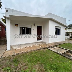 En Venta Exclusividad Casa De 2 Dormitorios Ubicada A Minutos Del Cebntro De La Ciudad De Colonia
