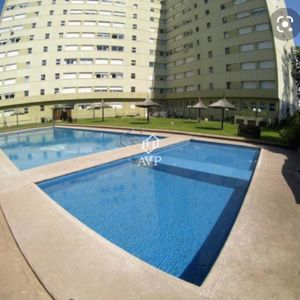 Apartamento En Zona De Colegios Y Próximo A Los Serevicios