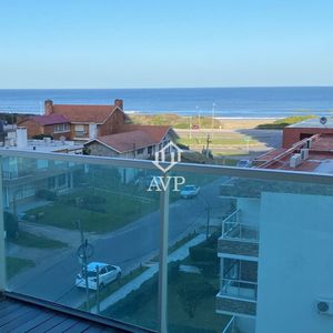 Amplio Apartamento En Brava Con Parrillero Y Vista Al Mar