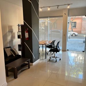 ¡oportunidad! Local Comercial En El Corazón De Pocitos  32m