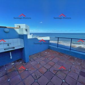 En Venta Apartamento Frente Al Mar Con Parrillero Propio Y Piscina